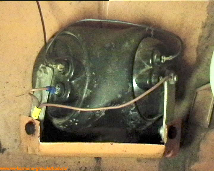 http://www.badura-software.de/vw-karmann-ghia/pictures/restoration/video/badura.0109.jpg