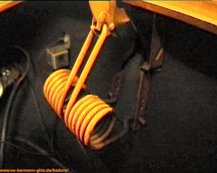 http://www.badura-software.de/vw-karmann-ghia/pictures/restoration/video/badura.0512.jpg