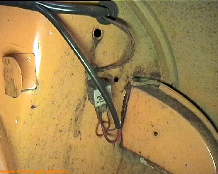 http://www.badura-software.de/vw-karmann-ghia/pictures/restoration/video/badura.0678.jpg