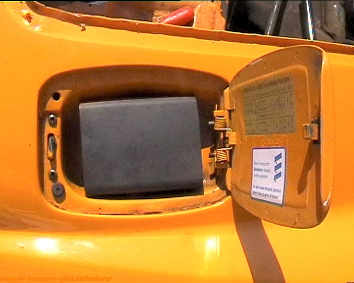 http://www.badura-software.de/vw-karmann-ghia/pictures/restoration/video/badura.0866.jpg