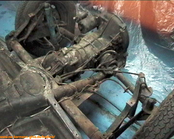 http://www.badura-software.de/vw-karmann-ghia/pictures/restoration/video/badura.1062.jpg