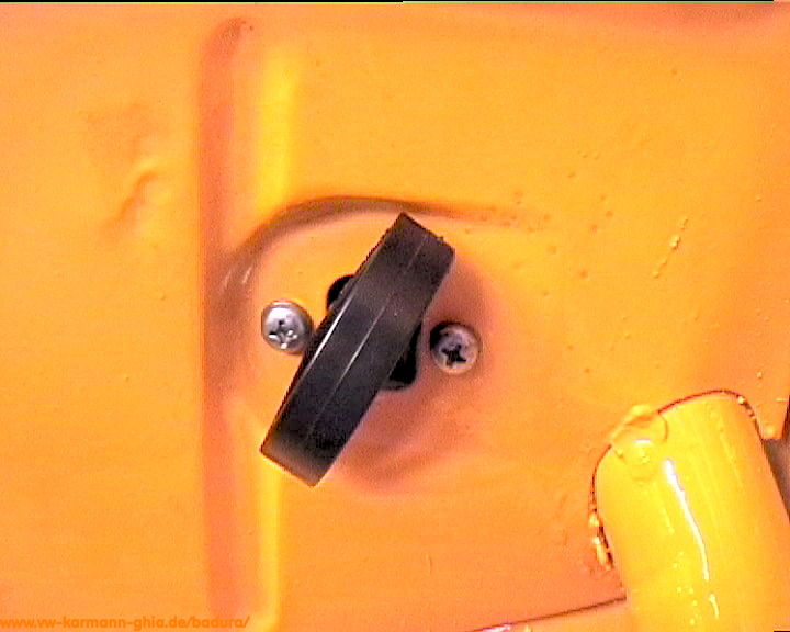 http://www.badura-software.de/vw-karmann-ghia/pictures/restoration/video/badura.1299.jpg